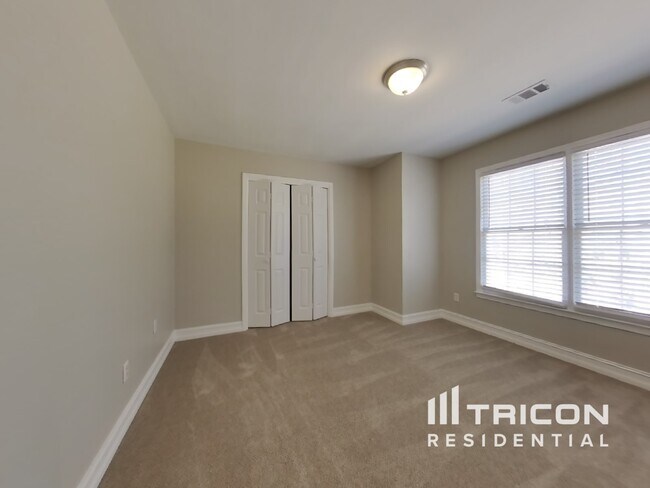 Building Photo - 880 Freemanwood Ln