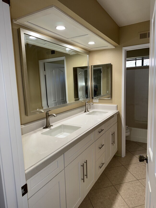 Building Photo - 14269 Dalhousie Rd