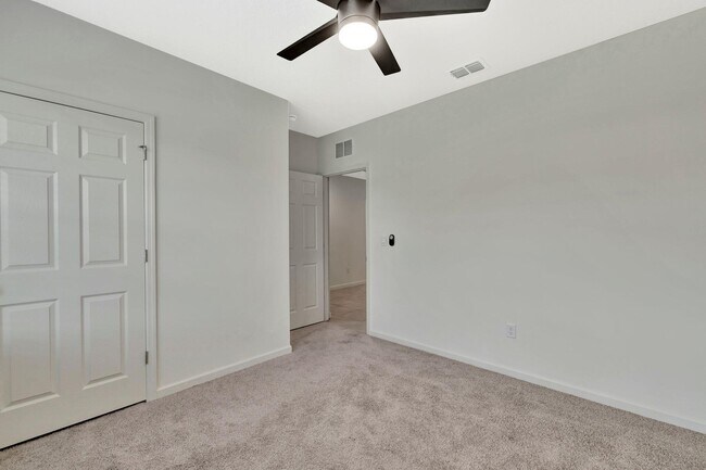 Building Photo - 2537 SW Calder St