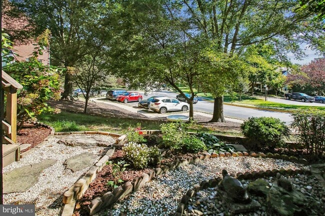 Building Photo - 6339 Dunman Way