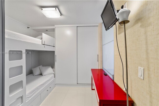 Building Photo - 2950 NE 188th St