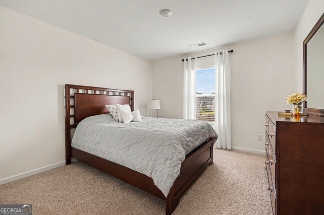 Building Photo - 265 Daurian Dr