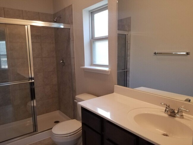 Building Photo - Gorgeous 1 story 4 bedroom Rental!