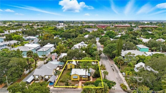 Building Photo - 120 SW 5th St