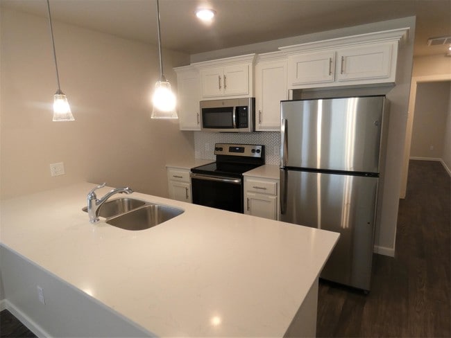 Building Photo - 409 Vail Cir