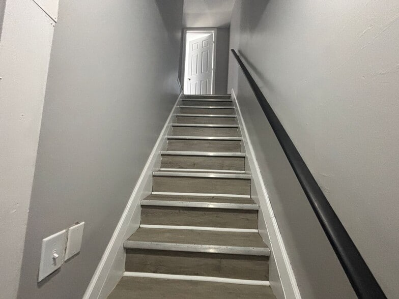 Building Photo - 15525 LaSalle St