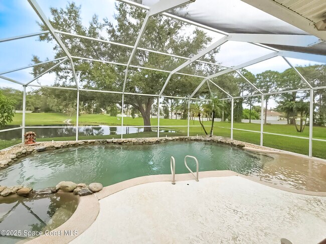 Building Photo - 949 SE Gardenbrook Ct
