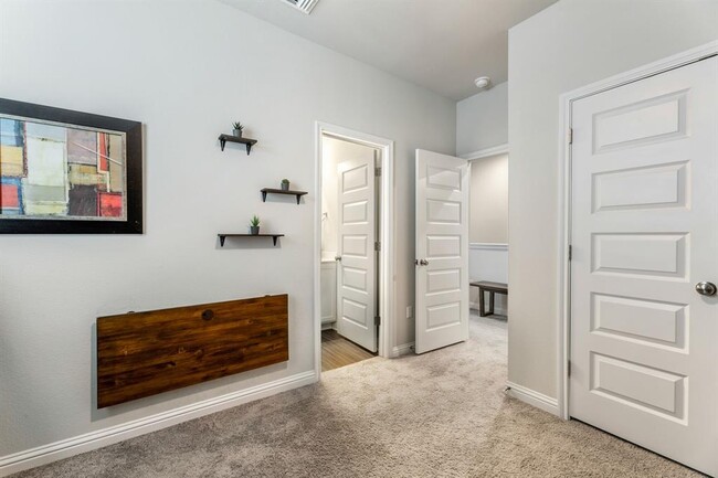 Building Photo - 7911 Mellencamp Dr