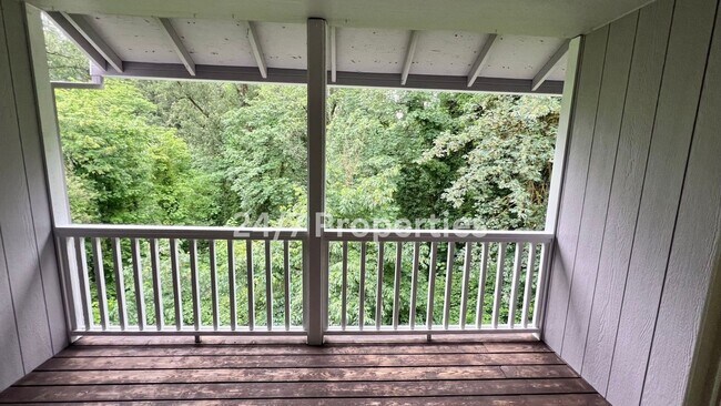 Building Photo - Spacious 3BD I 2.5BA Duplex Near the Yamhi...