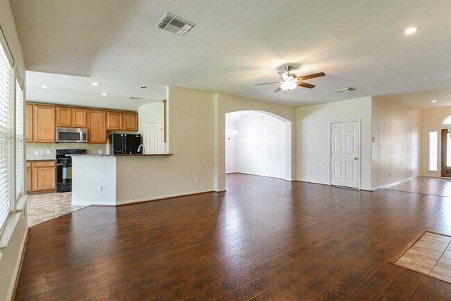 Building Photo - 2318 Appian Way