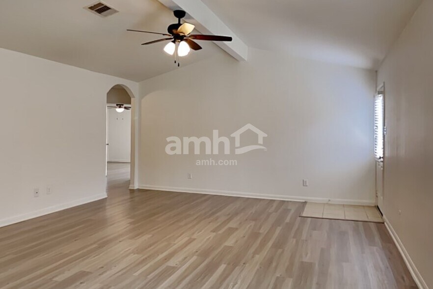 Building Photo - 22431 Bauer Canyon Dr