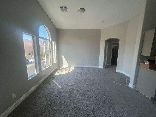 Building Photo - 2 bedroom 2 bath condo Gated community Nor...