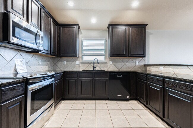 Building Photo - 5815 Southern Knoll