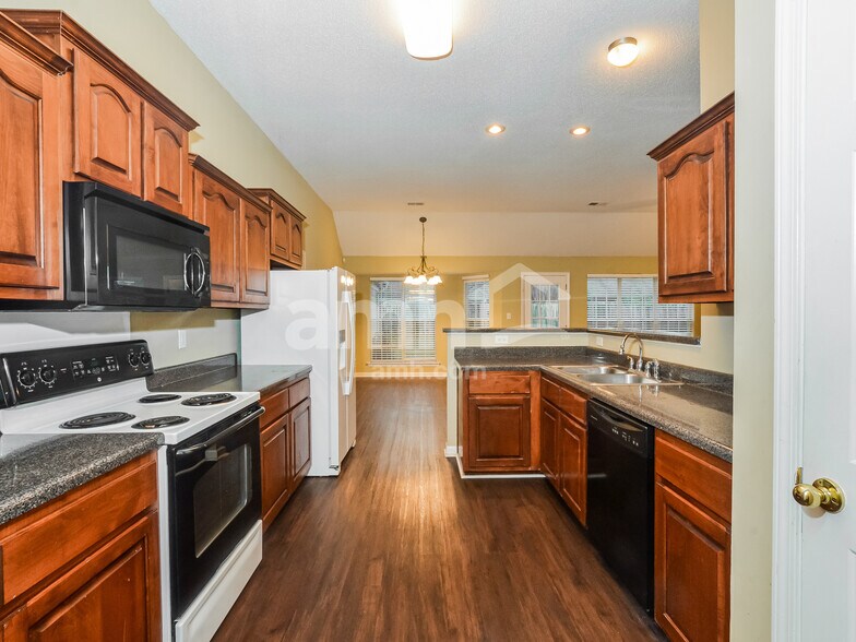 Building Photo - 11635 Dempsey Dr