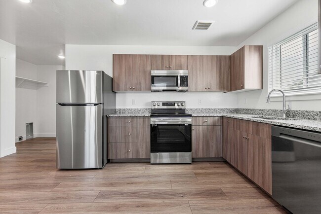 Building Photo - 6065 N Freedom Rd