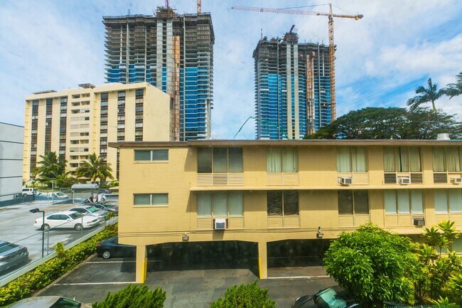Building Photo - Bishop Manor Unit 22