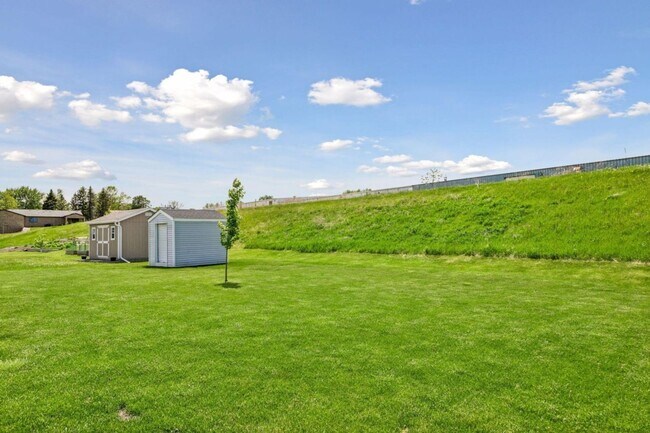 Building Photo - 3 Bedroom 2 Bath Luxury Home in Montgomery
