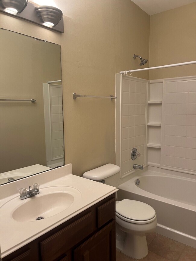 Building Photo - 2129 Kemah Village Dr