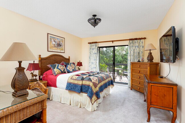 Building Photo - 11355 Pond View Dr