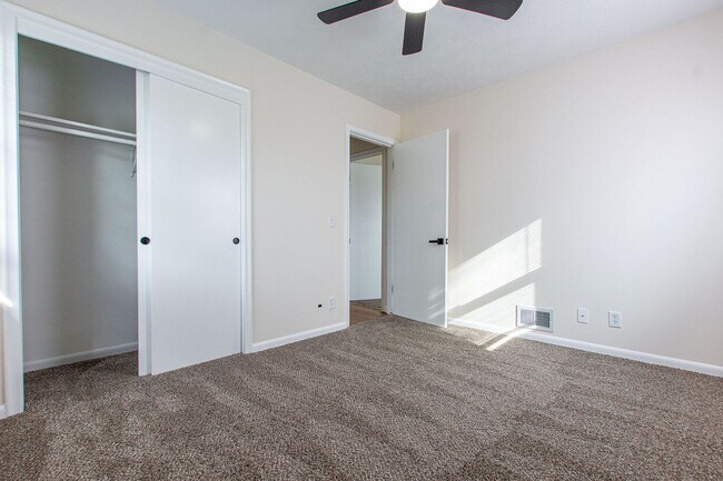 Building Photo - 3 Bedroom / 2 Bath Home with Finished Basm...