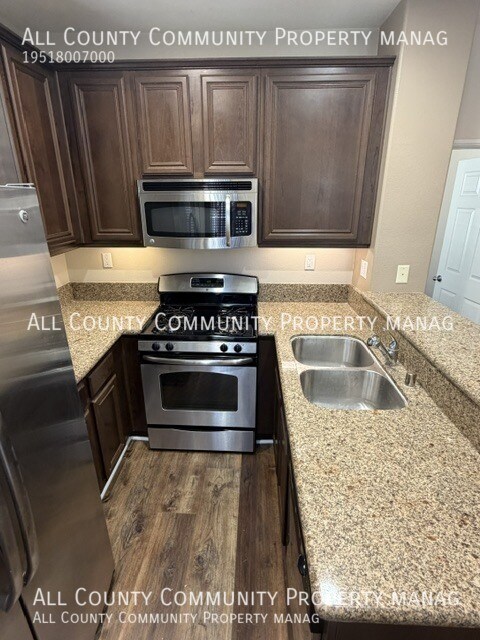 Building Photo - 44920 Honey Locust Dr
