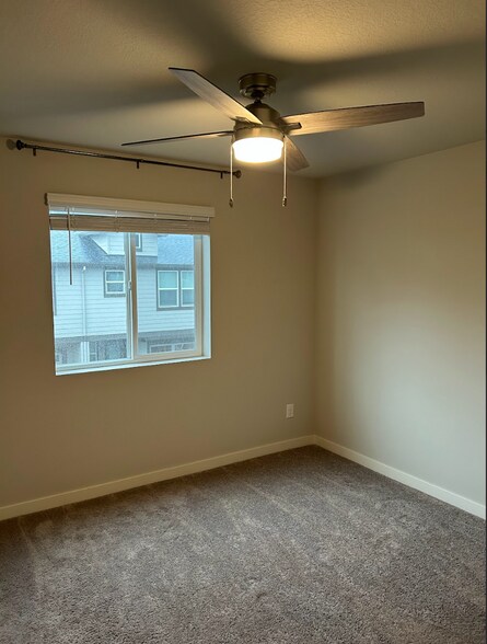 Guest Room 2 - 6507 SE Genrosa St