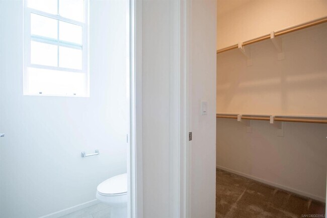 Building Photo - 516 Avenida Centro