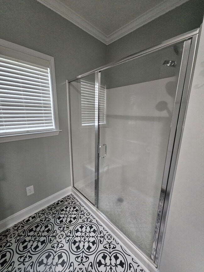 Building Photo - 104 Pioneer Trails Dr