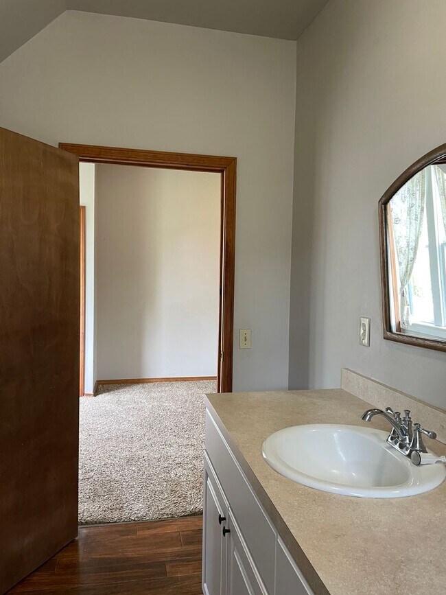 Building Photo - M1614 #1-3