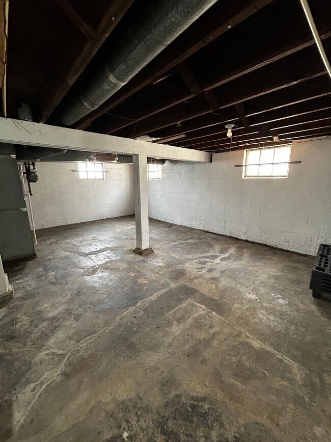 Building Photo - 188 S Westgate Ave