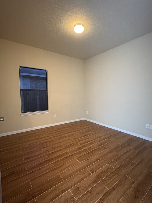 Building Photo - 18412 Sunrise Oaks Ct