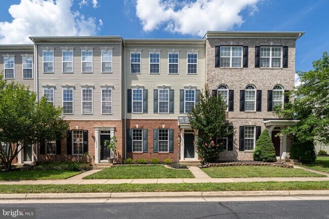 Building Photo - 15970 Greymill Manor Dr
