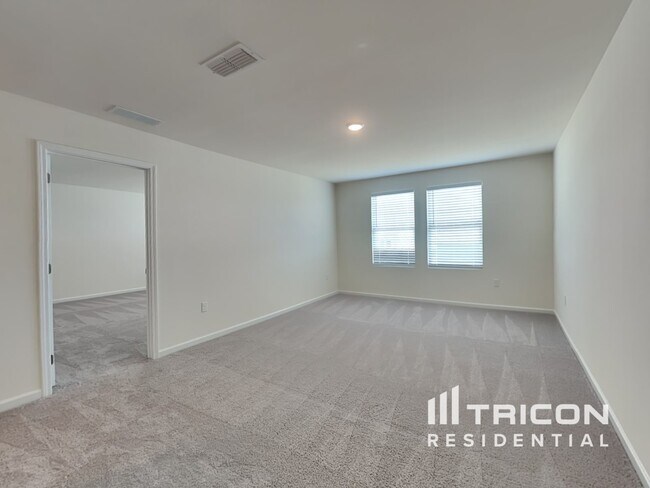 Building Photo - 208 Wild Daisy Wy