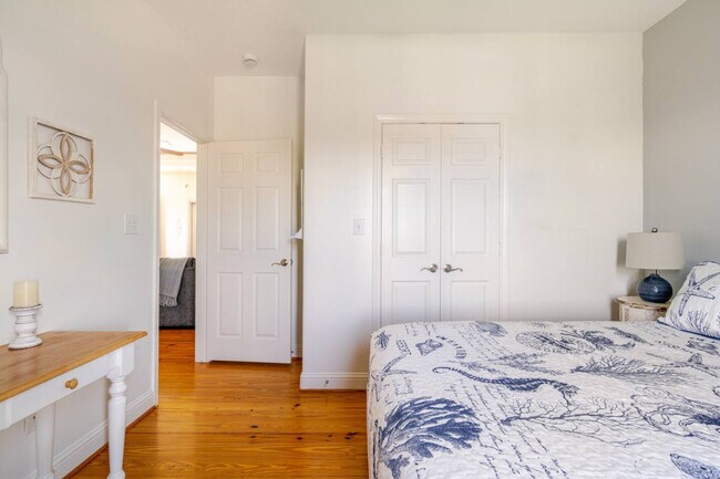 Building Photo - 814 Helen Blvd