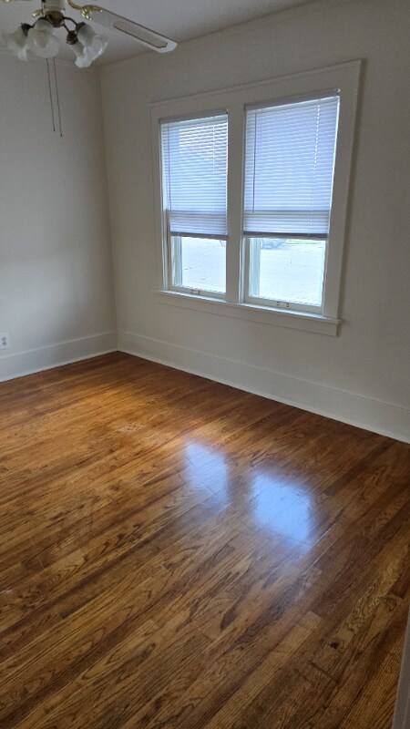 Building Photo - 915 S 48th St