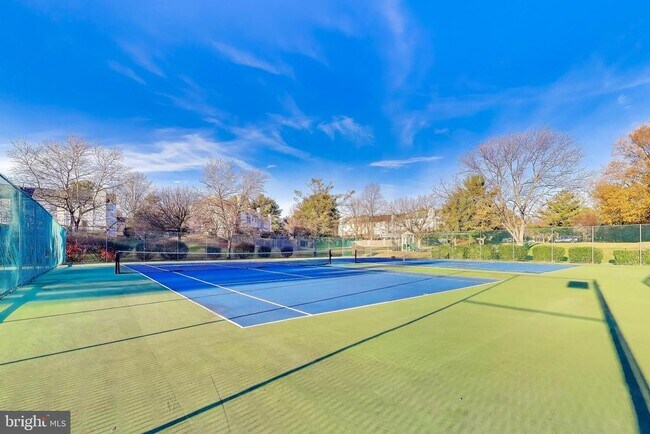 Building Photo - 8205 Whispering Oaks Way