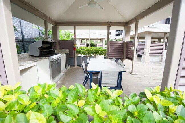 Building Photo - Spacious 2BR/2BA w/ Views, Lanai & 2 Parking – One Waterfront Tower