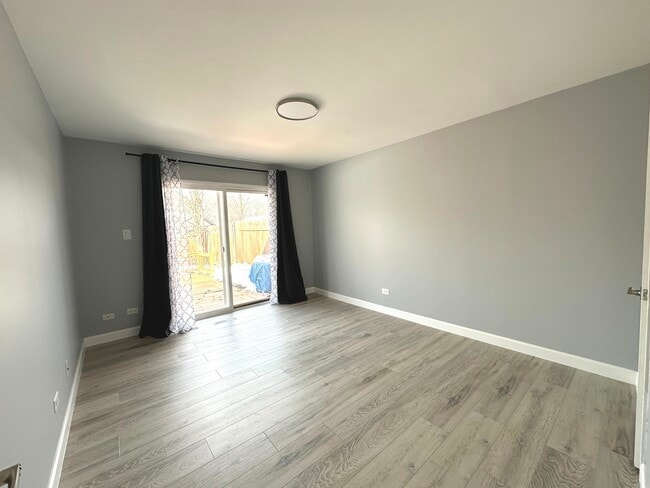 Building Photo - 1410 Beverly Ln