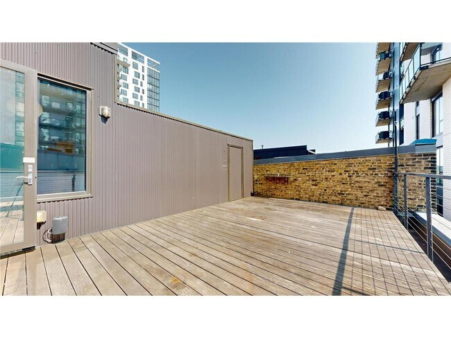 Building Photo - 607 Washington Ave S