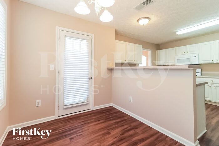 Building Photo - 812 Eagle Glen Crossing