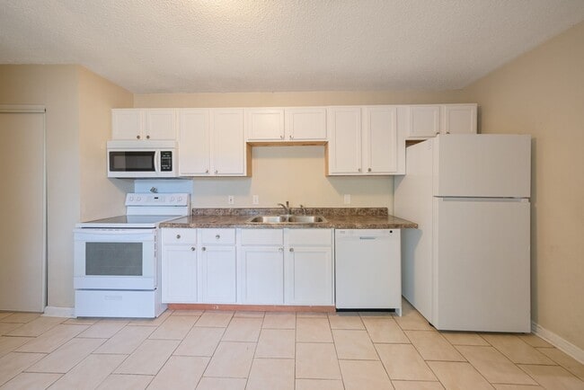 Building Photo - 3 BED / 1 BATH HOUSE IN URBANA WITH IN-UNI...