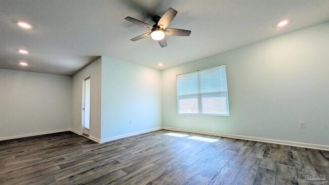 Building Photo - 10624 Queens Gate Cir
