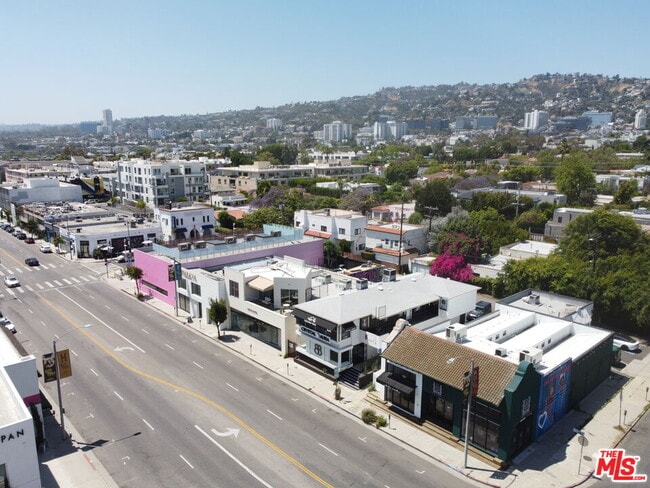 Building Photo - 642 N La Jolla Ave