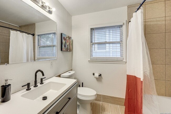 Building Photo - 332 Natalen Ave