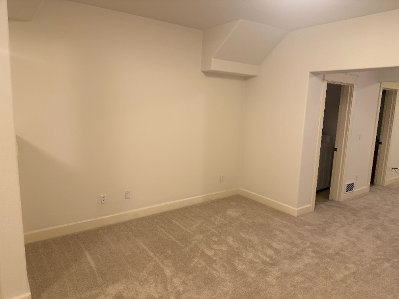 Building Photo - 109 NW Shy Bear Way