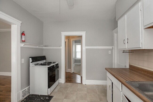 Building Photo - 13416 Harlon Ave
