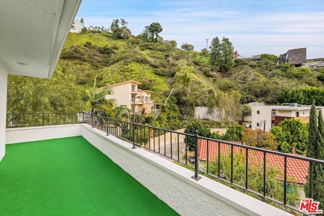 Building Photo - 1713 Queens Ct