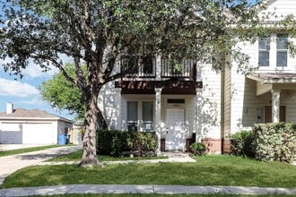 Building Photo - 10302 Lateleaf Oak