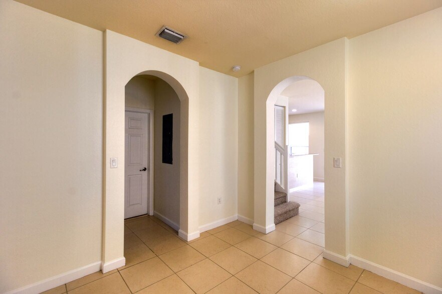 Building Photo - 9362 SW 171st Ave