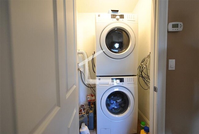 Building Photo - Must-see 5-bed,2-bath Apartment in Brighton